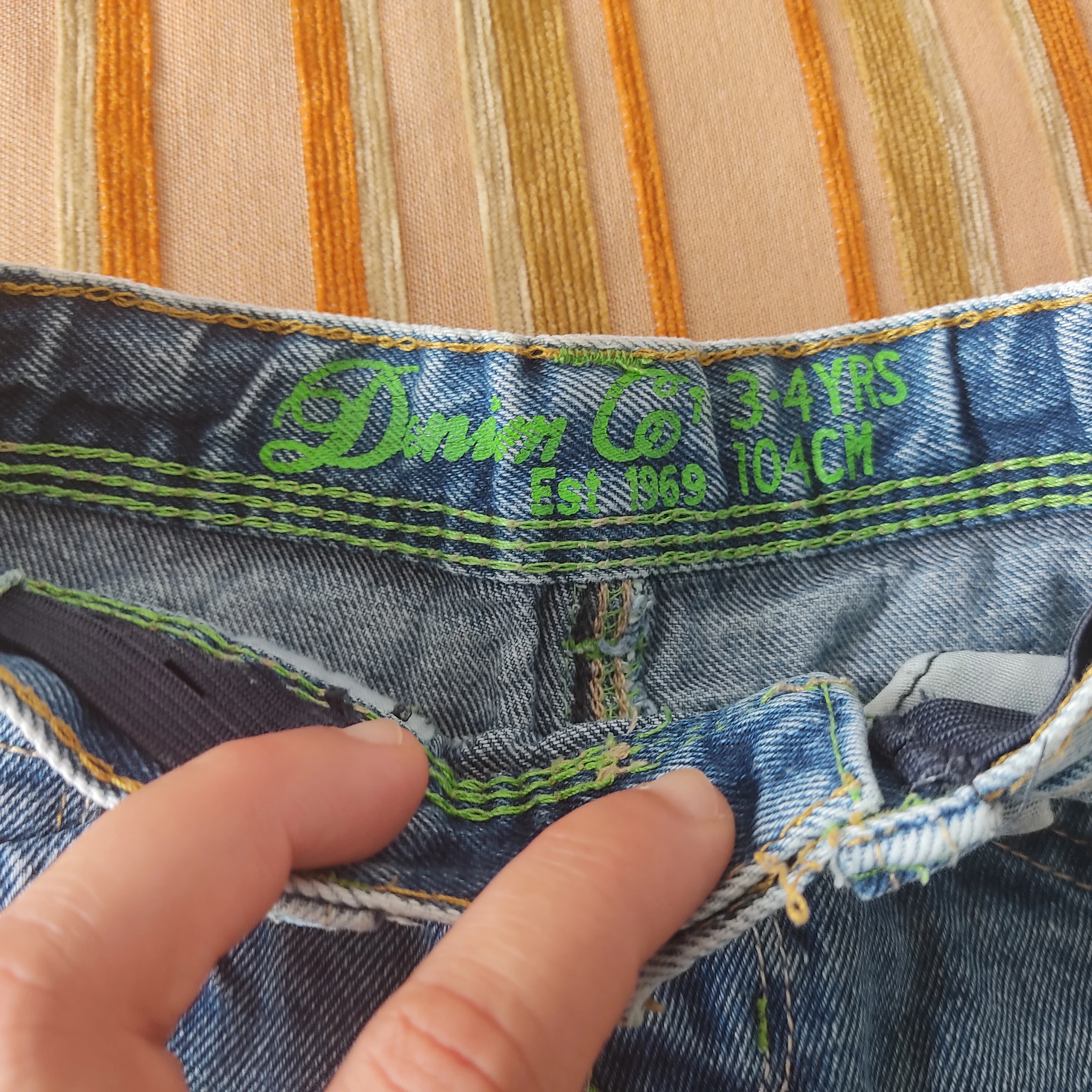Short jeans. Size 3-4A (104 cm) – photo 3